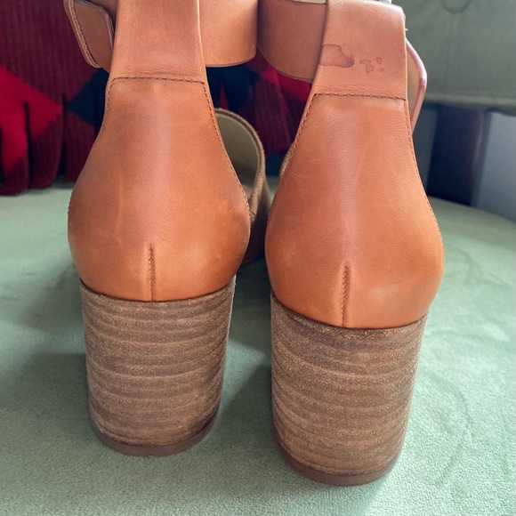 Marc Fisher Size 9 Cognac Suede Heeled Sandals - Picture 13 of 16